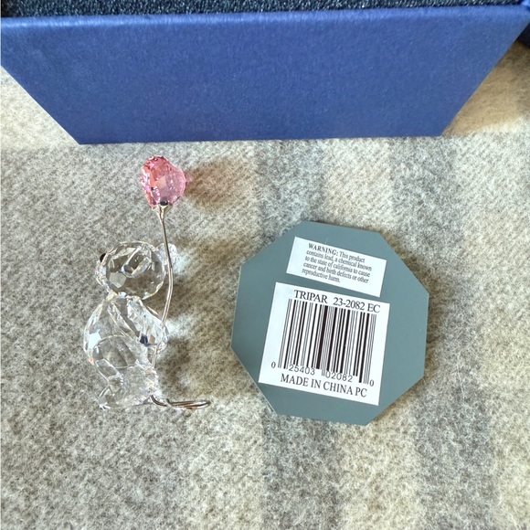 Swarovski Crystal bear with heart balloon - Picture 3 of 4